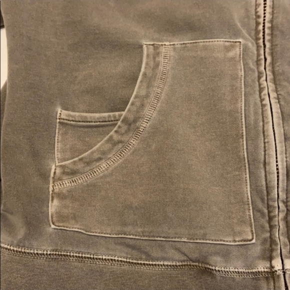 Life Is Good Gray Sweatshirt - Picture 2 of 4